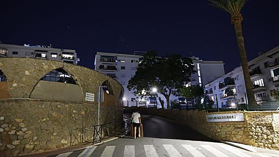 Body of young woman with signs of asphyxiation found dumped in a Torremolinos street