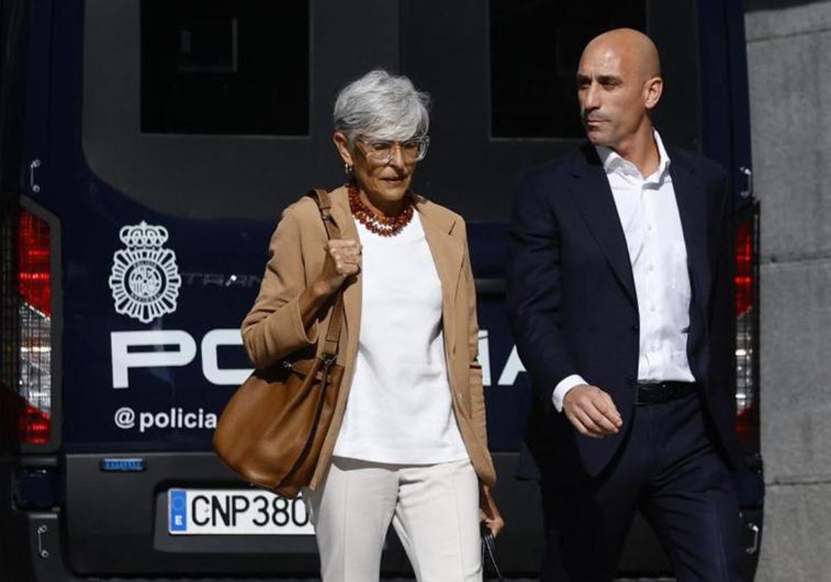 Judge imposes restraining order on Luis Rubiales and bans him from communicating with Jenni Hermoso following World Cup kiss controversy