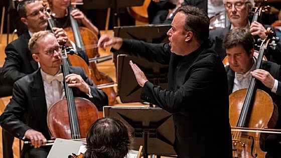 World class conductor Karel Mark Chichon OBE leads autumn concert