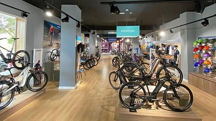 Giant rides into Malaga with opening of its first bike store in south of Spain