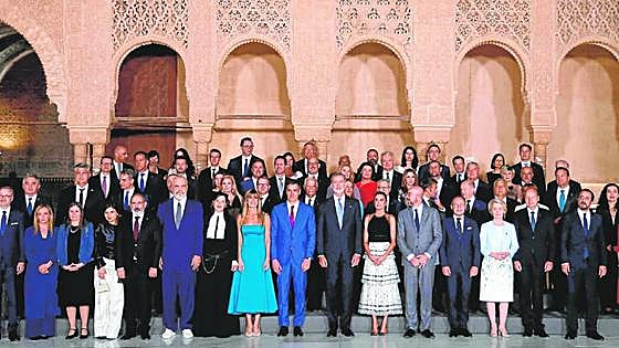 Leaders line up in the Alhambra