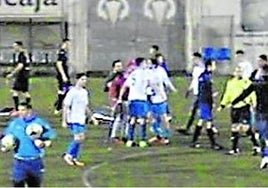 The moment the El Palo players stabbed the Alhaurino after the final whistle