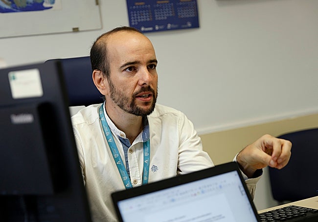 Carlos Gómez calls for more resources for mental health care in public health.