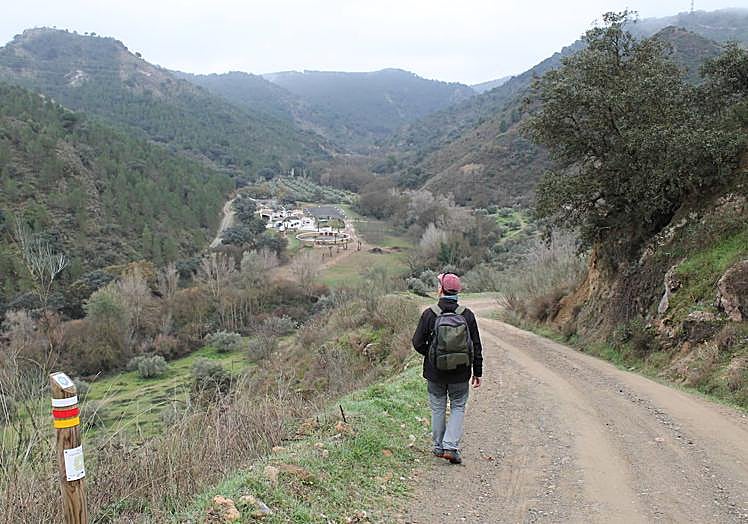 A hiker enters the Hoz del Arroyo Marín from Archidona.