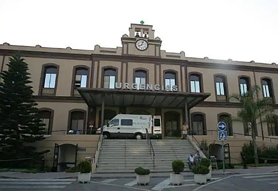 Elderly couple attacked and injured outside Malaga hospital by young jewellery thief