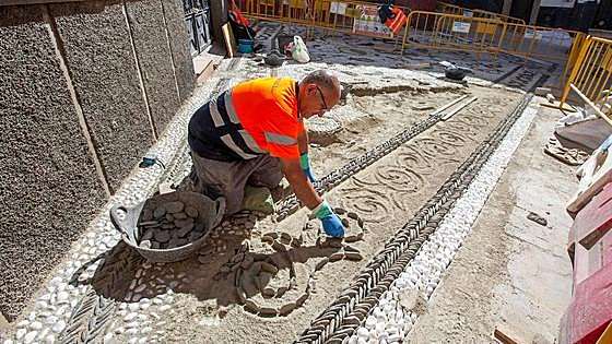 The craftsmen shaping the streets of Granada