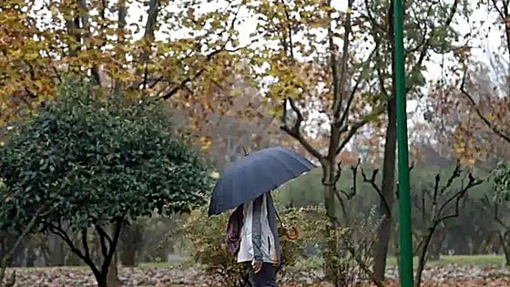 What do the experts predict the weather will be like in Spain during November?
