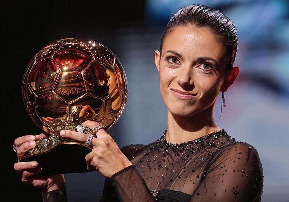 La mejor del mundo: la española Aitana Bonmatti gana el Balón de Oro a la mejor jugadora de fútbol