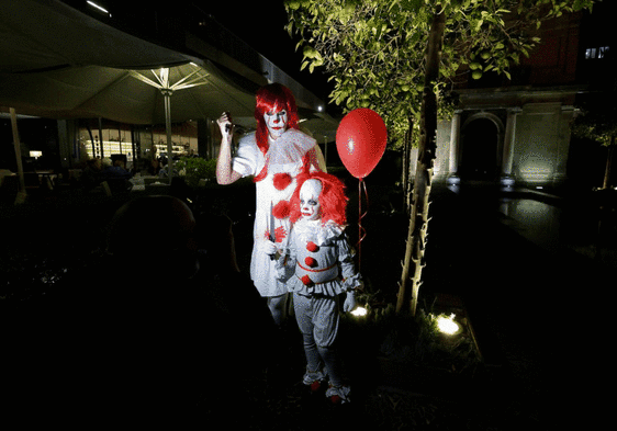 Zombies, witches and skeletons stroll the streets of Malaga for Halloween... in pictures