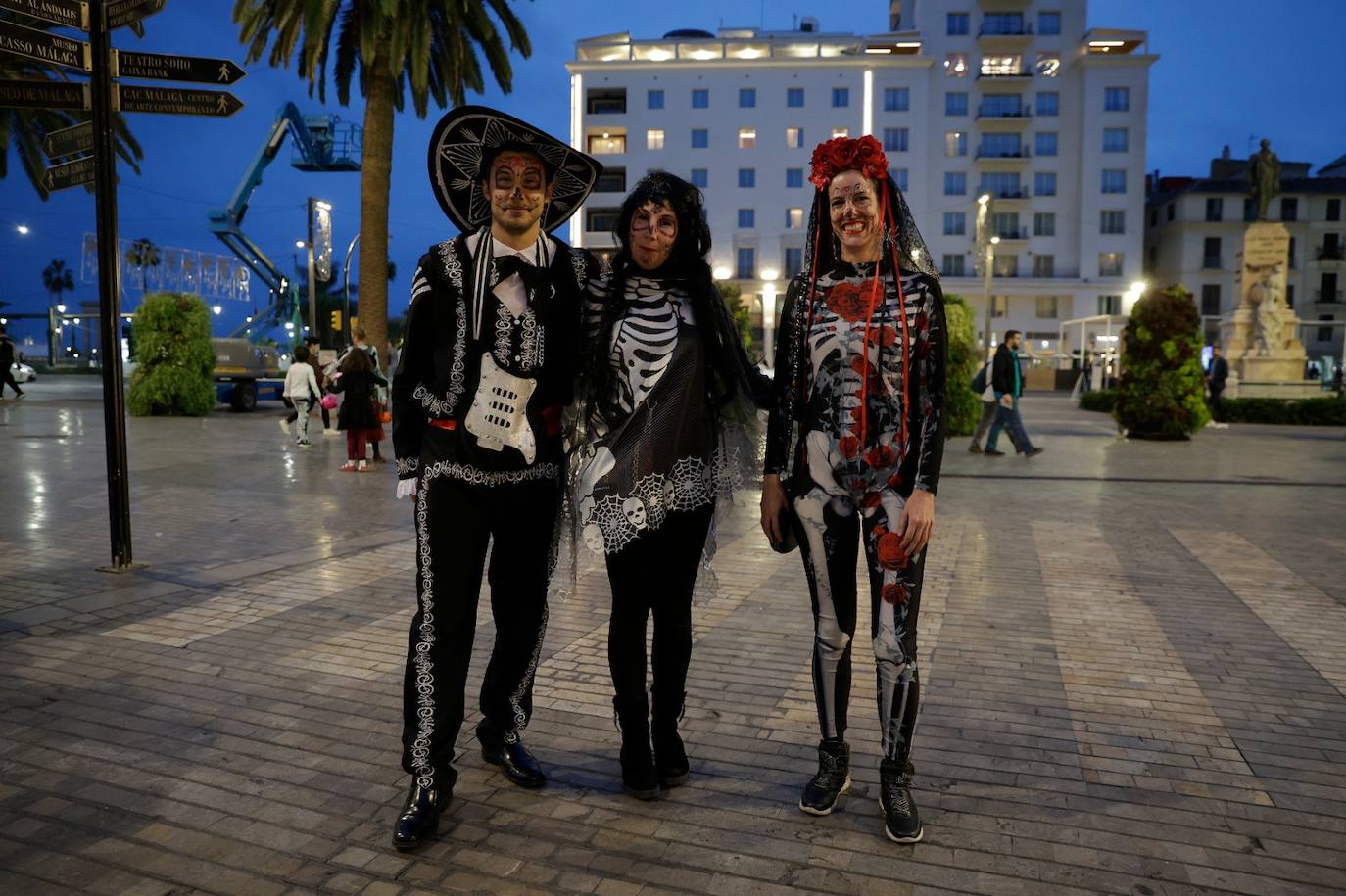 Zombies, witches and skeletons stroll the streets of Malaga for Halloween... in pictures