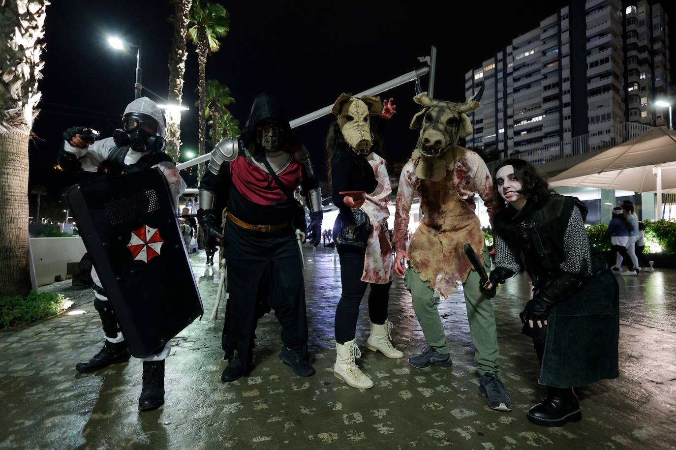 Zombies, witches and skeletons stroll the streets of Malaga for Halloween... in pictures