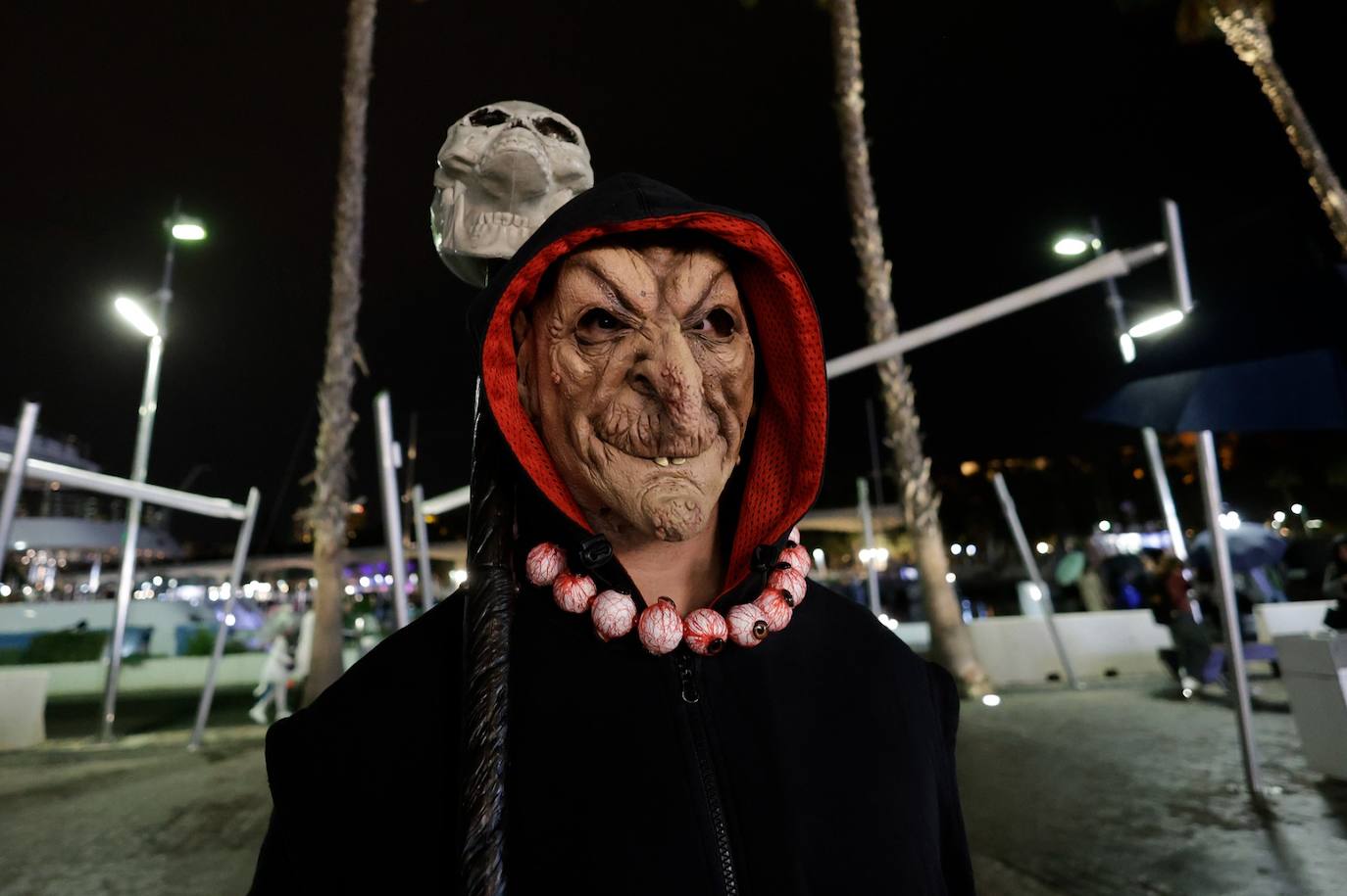Zombies, witches and skeletons stroll the streets of Malaga for Halloween... in pictures