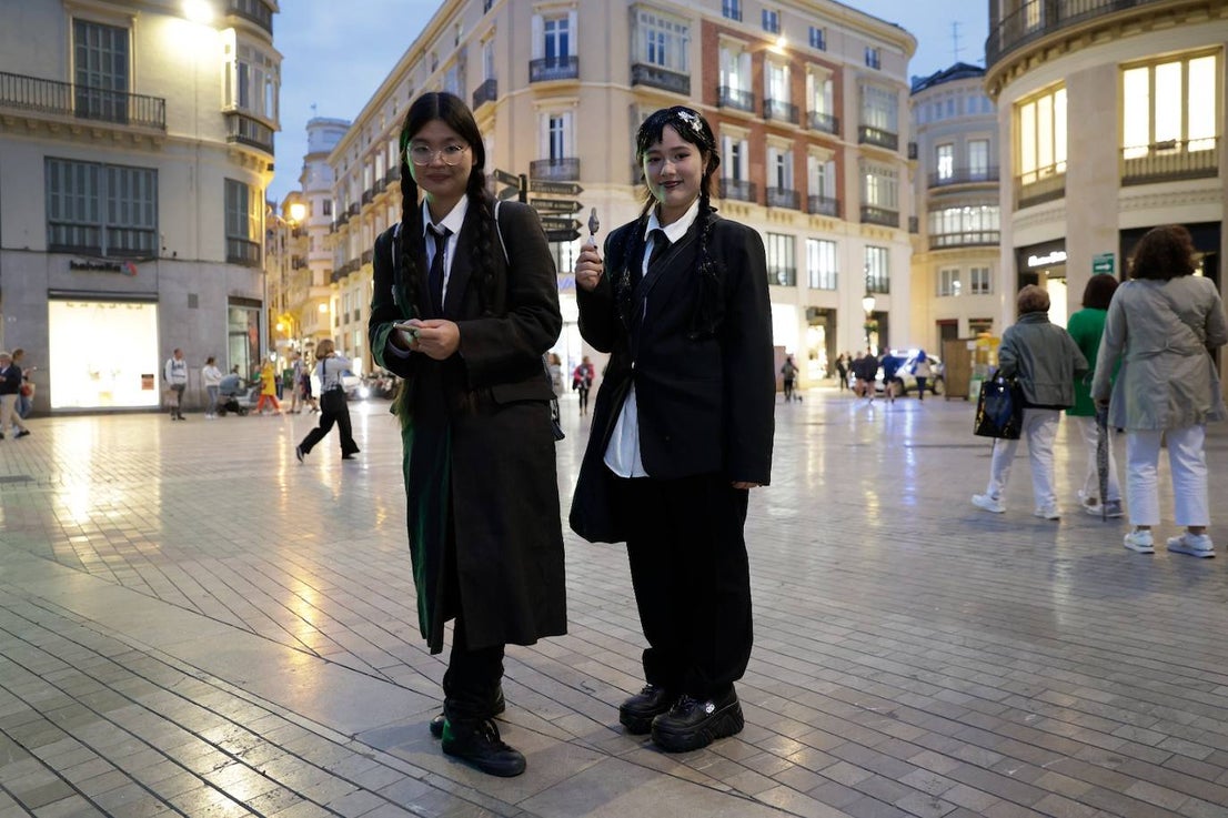 Zombies, witches and skeletons stroll the streets of Malaga for Halloween... in pictures