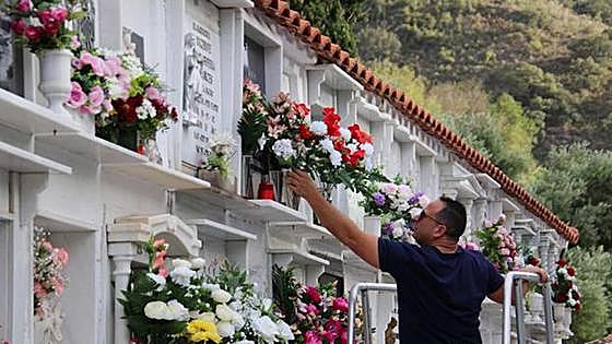 Why is 1st November a public holiday in Spain?