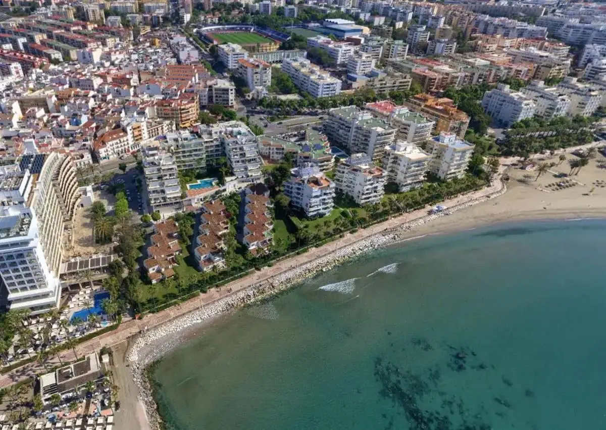 Imagen secundaria 1 - From the top: Malaga, Marbella and Antequera.
