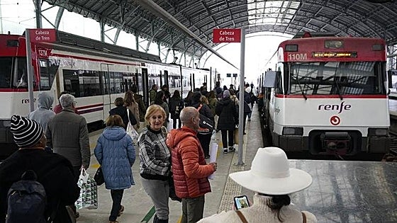 Spain's public transport discounts set to continue into 2024, but only for certain groups of people