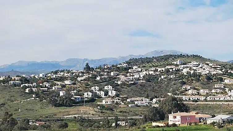 Axarquía town hall issues drought reminder after residents challenge water bills