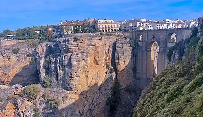 Image of the New Bridge.