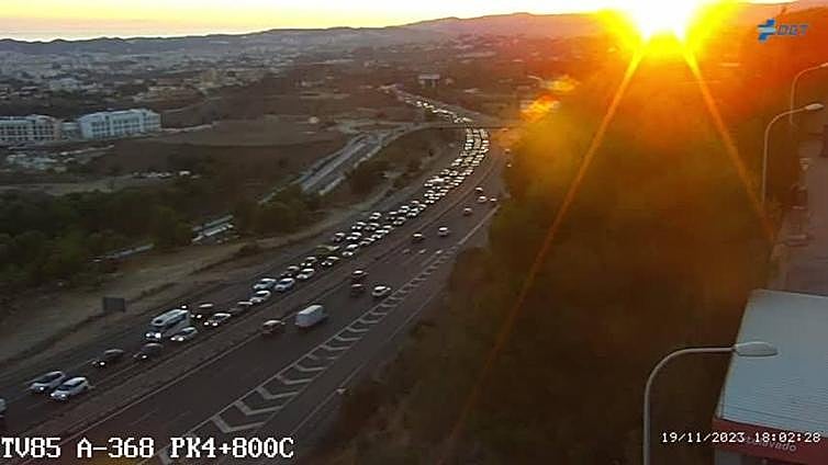 Overturned car causes six kilometres of traffic tailbacks on A-7 motorway near Benalmádena