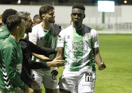Easy win for Antequera sends them within a point of Malaga