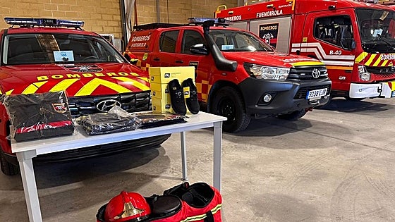 State-of-the-art uniforms and new logo to mark 40th anniversary of Fuengirola fire service