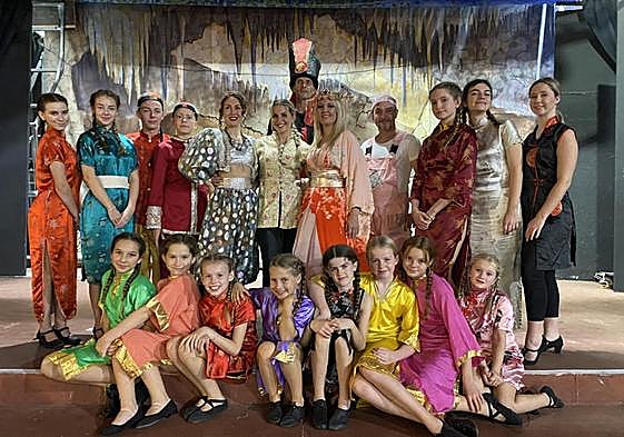 The cast of Aladdin during a dress rehearsal.