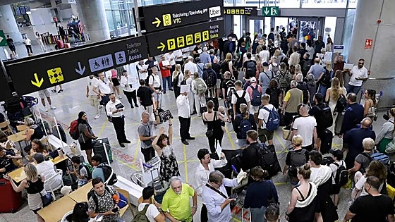 Passenger numbers continue to soar at Malaga Airport, with almost 21 million people on flights so far this year