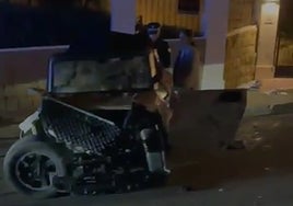 Image of the wrecked vehicle.