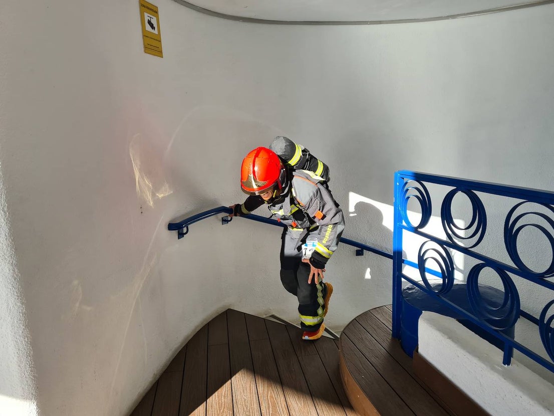 Fuengirola's vertical race for firefighters, in images