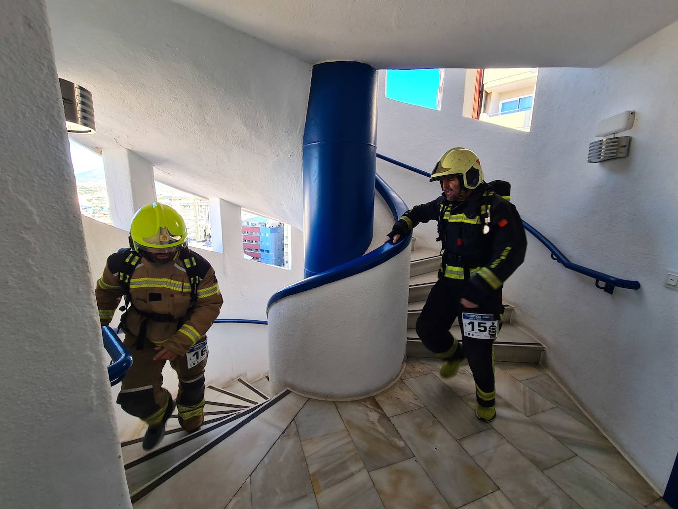 Fuengirola's vertical race for firefighters, in images