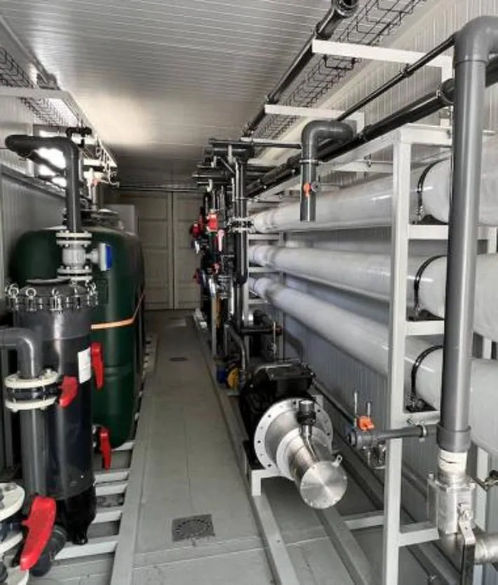 Imagen secundaria 2 - La Viñuela in the Axarquía, La Concepción near Marbella and inside a portable desalination plant.