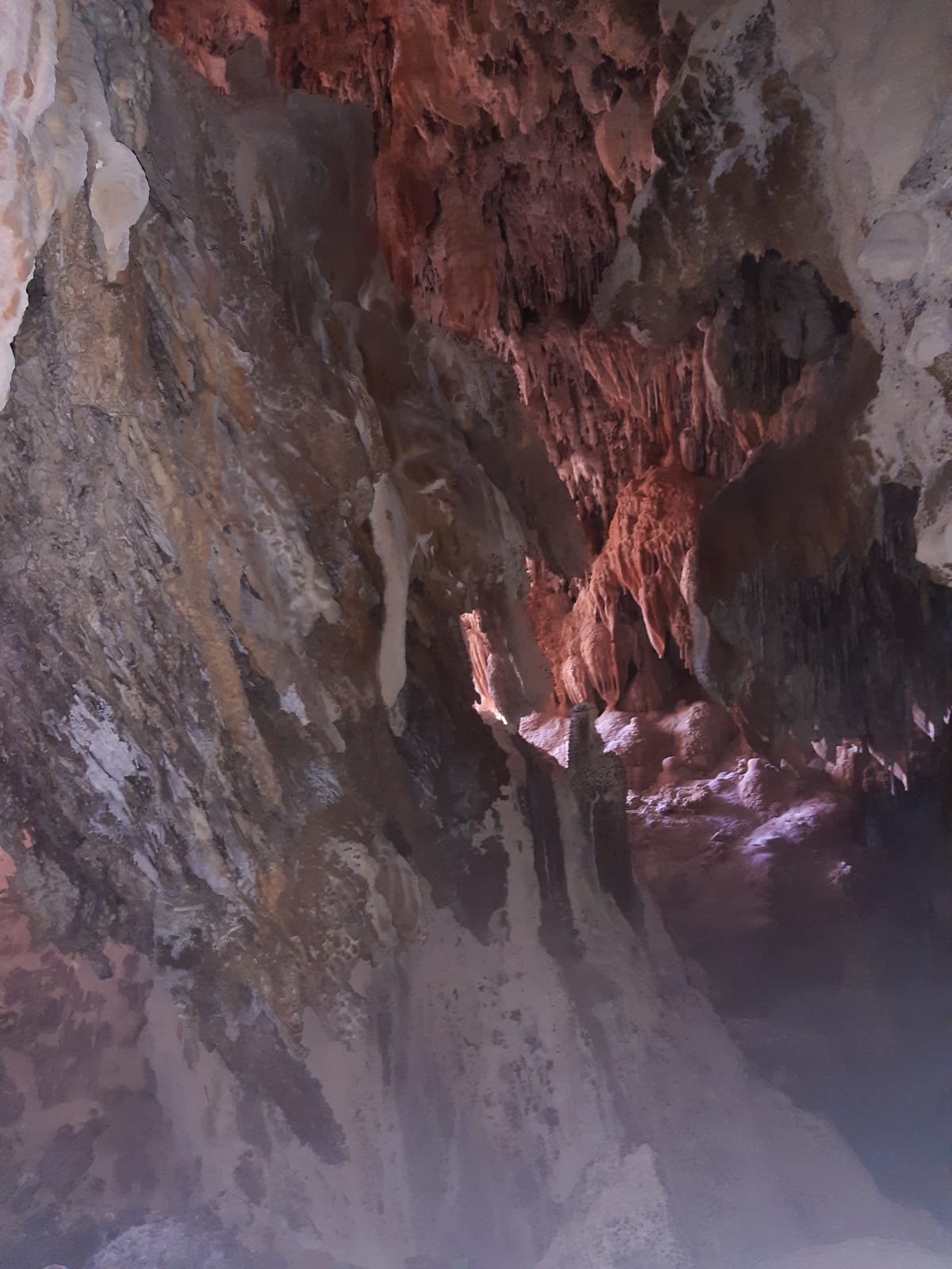Imagen secundaria 1 - This is the spectacular cave discovered during construction works in the centre of Torremolinos