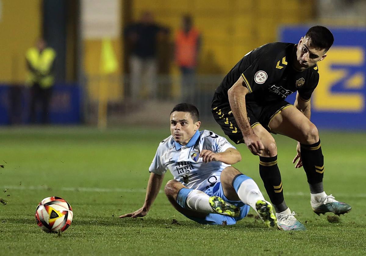 Imagen principal - Late Dani Lorenzo goal rescues a point for Malaga CF