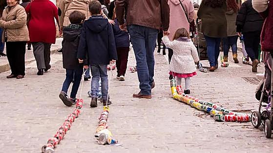 How one of the noisiest Three Kings traditions in Malaga province started