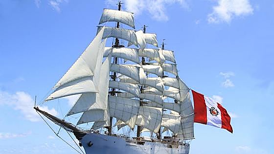 Peruvian Navy training ship sails into Malaga and opens its decks to visitors for free