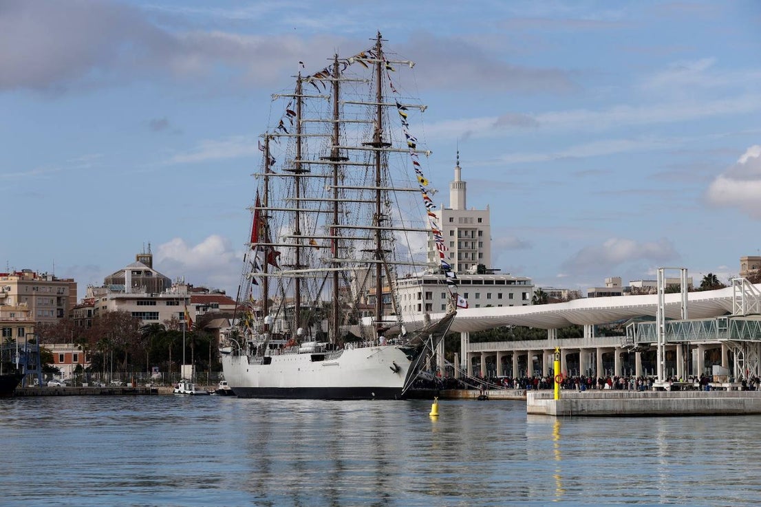 The pride of the Peruvian Navy sails into Malaga and opens its decks to the public, in pictures