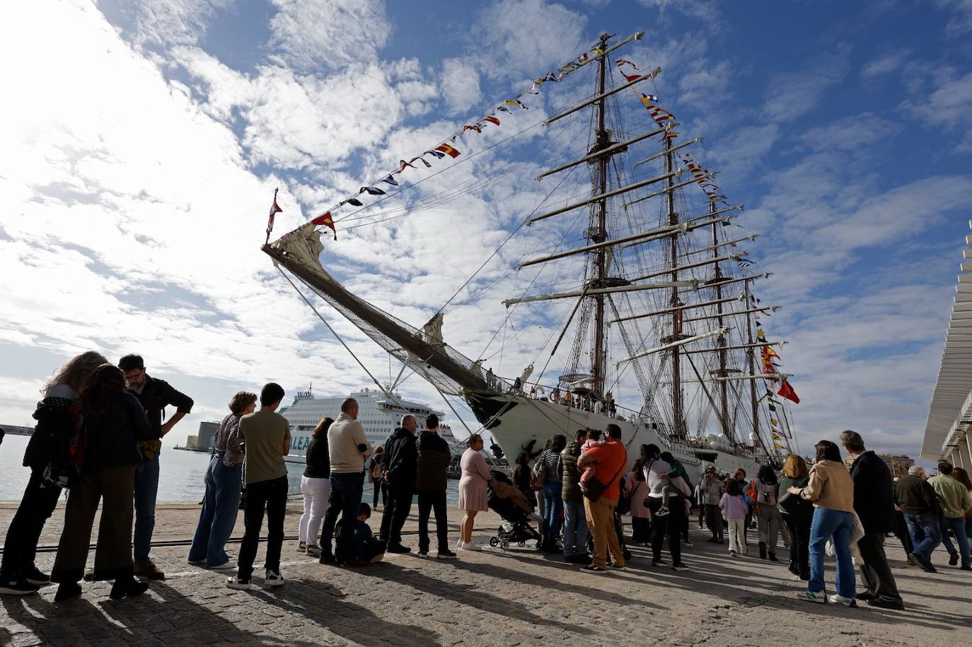 The pride of the Peruvian Navy sails into Malaga and opens its decks to the public, in pictures