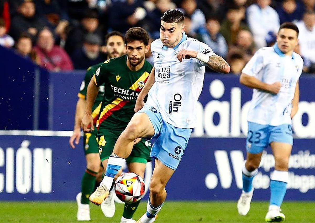 Imagen secundaria 1 - Malaga CF's automatic promotion hopes suffer major blow