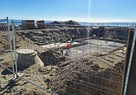 Work continues on the Bikini Beach bar in Fuengirola.