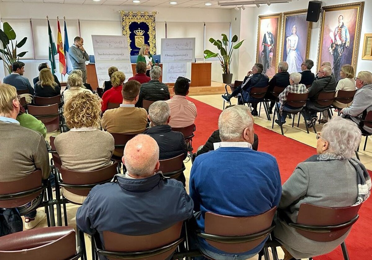 Fuengirola town hall meets with residents to discuss 1million euro remodelling works in their street