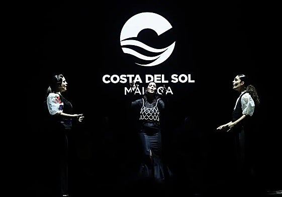 Rocío López 'La Botellita' performed at the presentation.