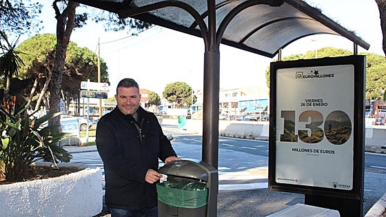 Mijas town hall rolls out new litter bins at bus stops along A-7 dual carriageway