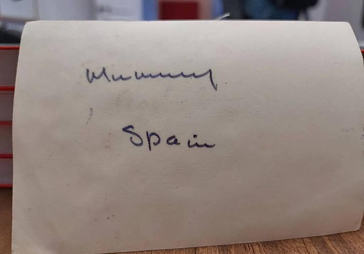 On the back of Gamel Woolsey's photo, Miranda identifies her as "mummy".