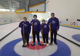 The Los Compadres mixed team.