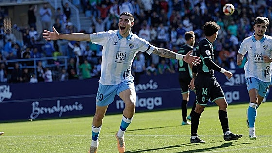 Roberto at the double to give Malaga CF an easy win