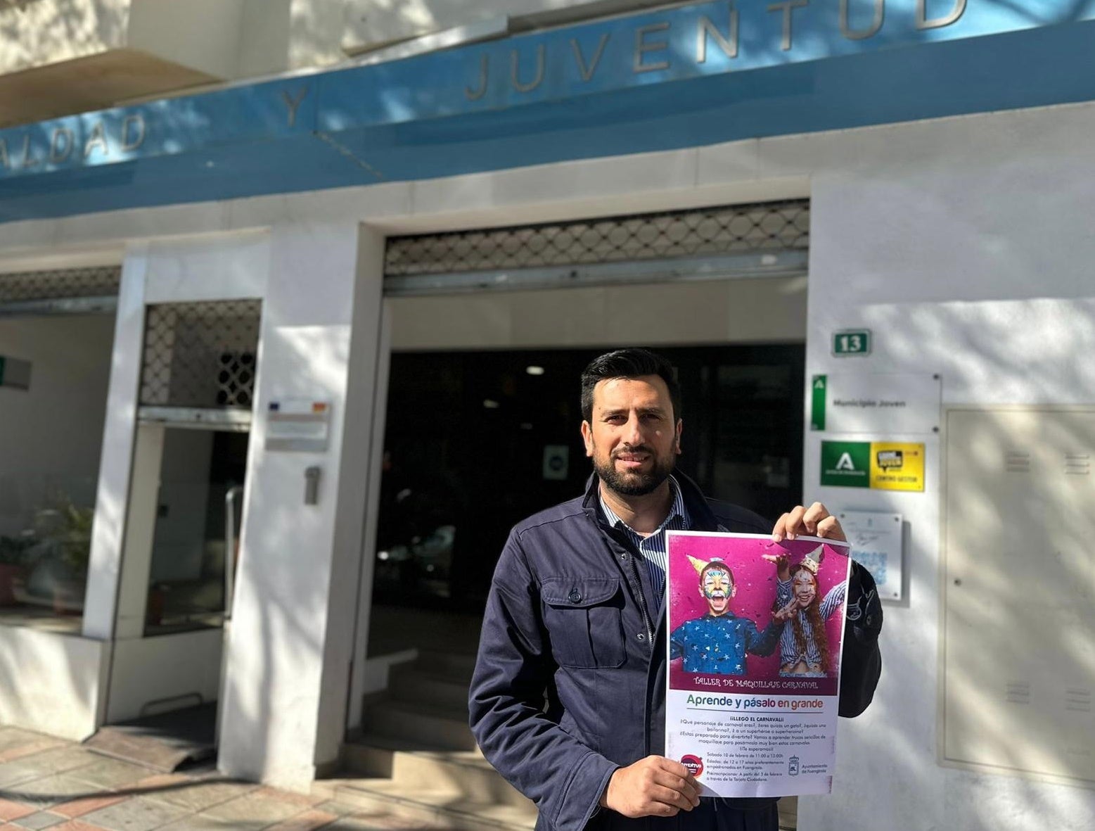 The councillor announces the workshop.