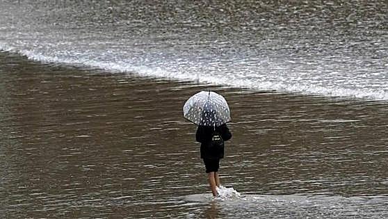Spain's Met Office issues first exceptional weather warning of the year ahead of arrival of storm Karlotta