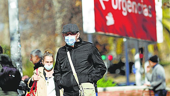 Andalucía drops mandatory face mask requirement in all health facilities despite the 'viruses still being with us'