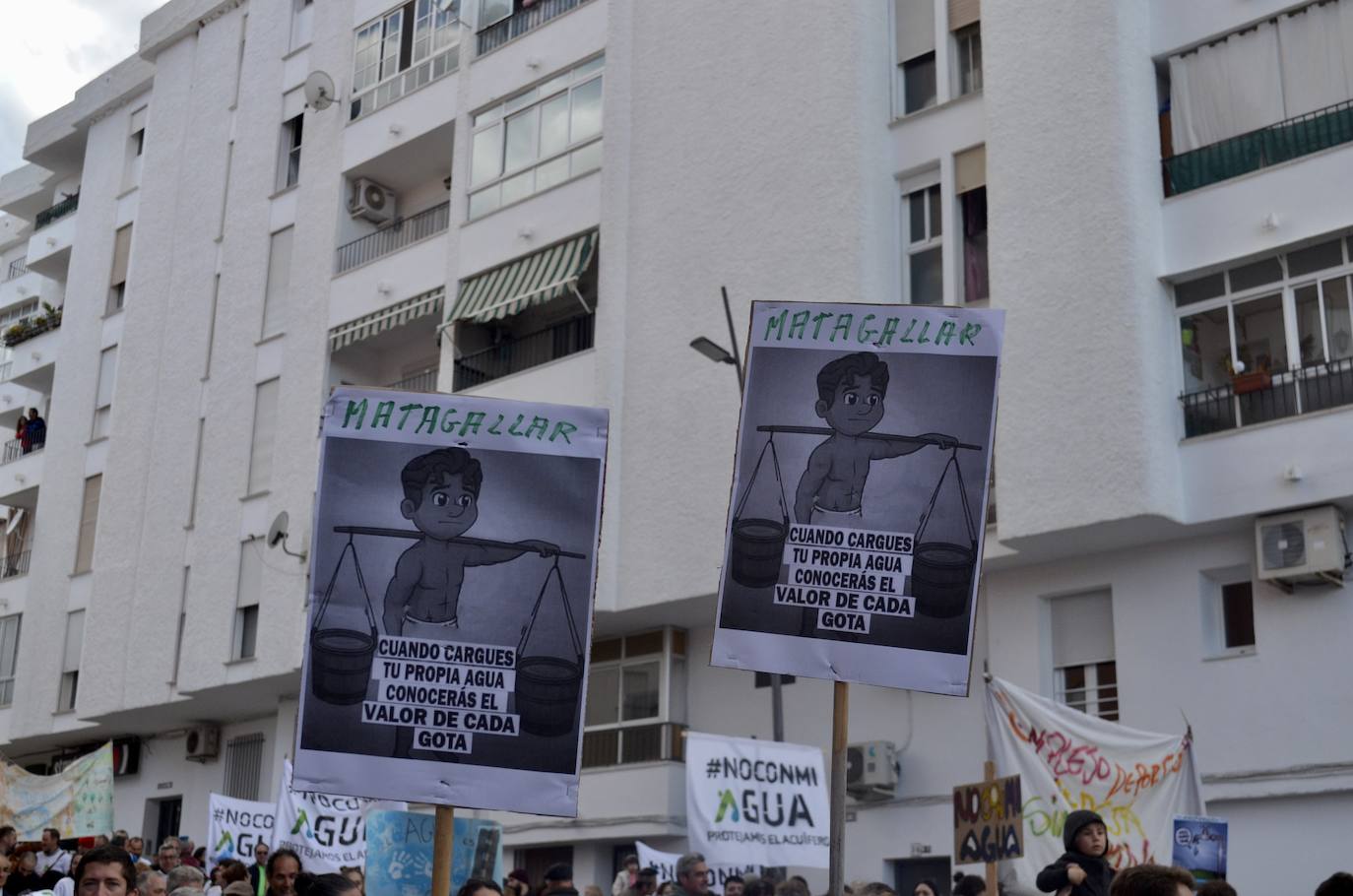 Thousands of residents take to the streets in Coín in bid to protect their water supply