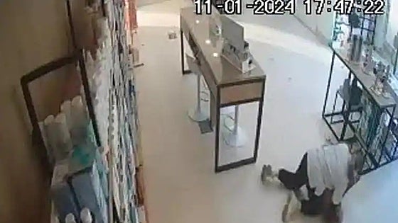 Female pharmacy assistant in Malaga immobilises violent man using skills learnt in self-defence classes